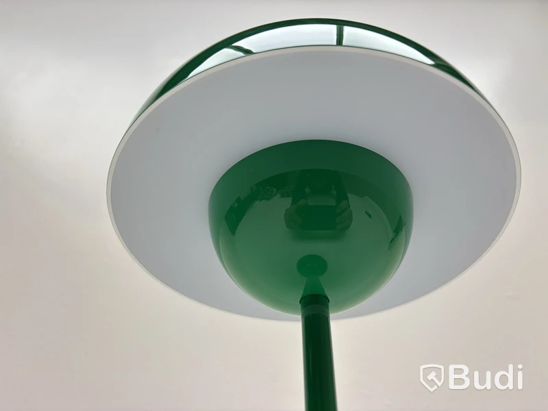 Bordslampa &Tradition Flowerpot VP9 grön. Ord. pris inkl. moms: ca 2080 kr.