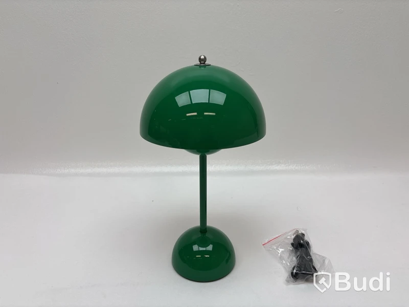 Bordslampa &Tradition Flowerpot VP9 grön. Ord. pris inkl. moms: ca 2080 kr.