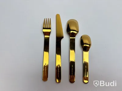 Parti med bestick HAY everyday mässing. Ord. pris inkl. moms: ca 1370 kr.