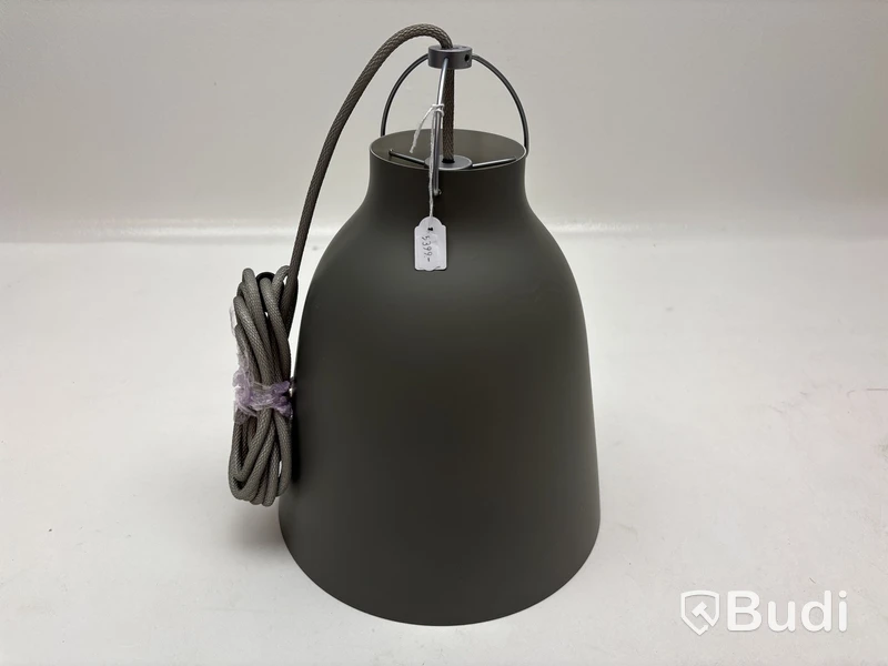 Taklampa Fritz Hansen Caravaggio grön. Ord. pris inkl. moms: ca 5399 kr.