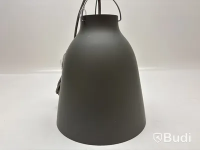 Taklampa Fritz Hansen Caravaggio grön. Ord. pris inkl. moms: ca 5399 kr.