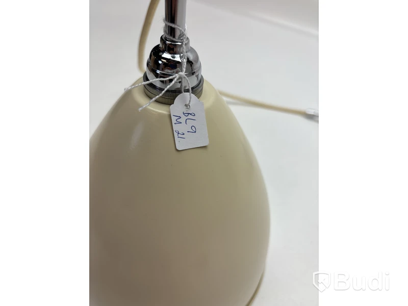 Taklampa Gubi Bestlite BL9 beige. Ord. pris inkl. moms: ca 5399 kr.