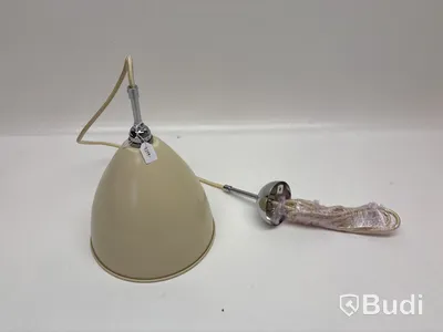 Taklampa Gubi Bestlite BL9 beige. Ord. pris inkl. moms: ca 5399 kr.
