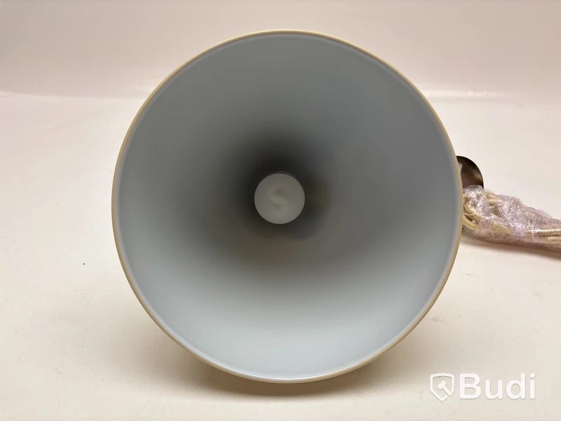 Taklampa Gubi Bestlite BL9 beige. Ord. pris inkl. moms: ca 5399 kr.