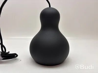Taklampa Fritz hansen Calabash P1 svart. Ord. pris inkl. moms: ca 3595 kr.