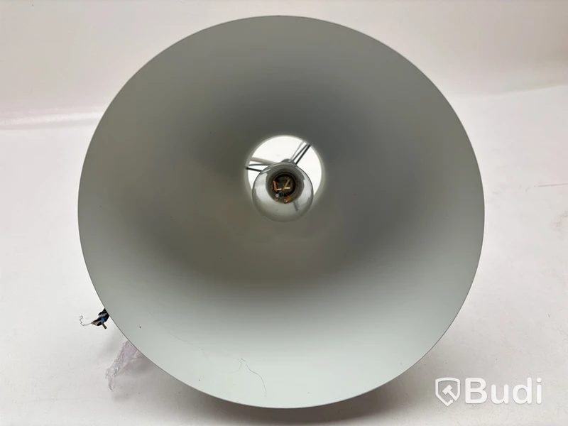 Taklampa Fritz Hansen Caravaggio P2 ljusgrå. Ord. pris inkl. moms: ca 5399 kr.