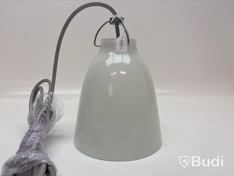 Taklampa Fritz Hansen Caravaggio opal. Ord. pris inkl. moms: ca 4599 kr.