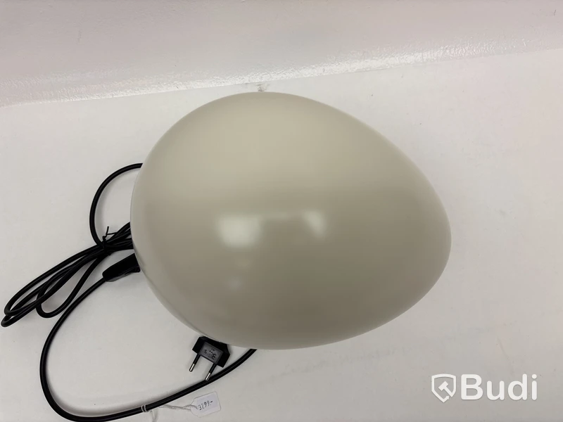 Skrivbordslampa Fritz Hansen Night Owl. Ord. pris inkl. moms: ca 3299 kr.
