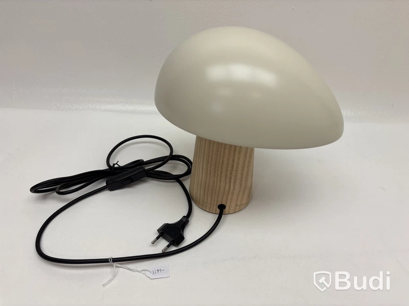 Skrivbordslampa Fritz Hansen Night Owl. Ord. pris inkl. moms: ca 3299 kr.