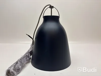 Taklampa Fritz Hansen Caravaggio P2 mörkblå. Ord. pris inkl. moms: ca 5399 kr.