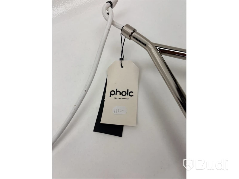 Taklampa Pholc Pearls 80. Ord. pris inkl. moms: ca 7295 kr.
