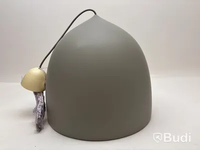 Taklampa Fritz Hansen Suspence P2 ljusgrå. Ord. pris inkl. moms: ca 7599 kr.