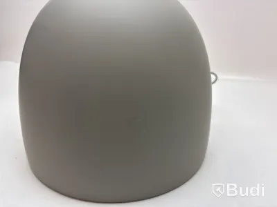 Taklampa Fritz Hansen Suspence P2 ljusgrå. Ord. pris inkl. moms: ca 7599 kr.