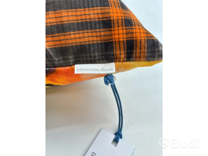Soffkudde Designers Guild Gertrude Rose Chestnut. Ord. pris inkl. moms: ca 1990 kr.