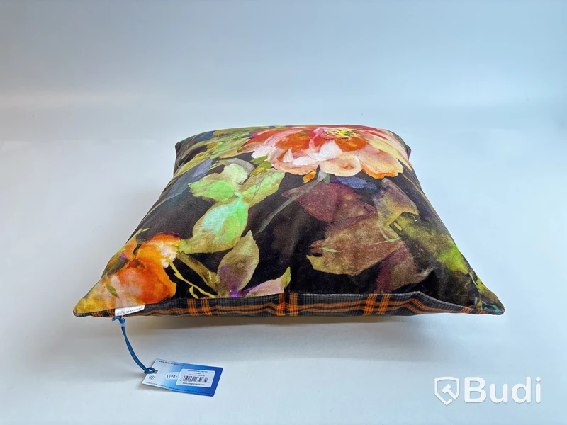 Soffkudde Designers Guild Gertrude Rose Chestnut. Ord. pris inkl. moms: ca 1990 kr.