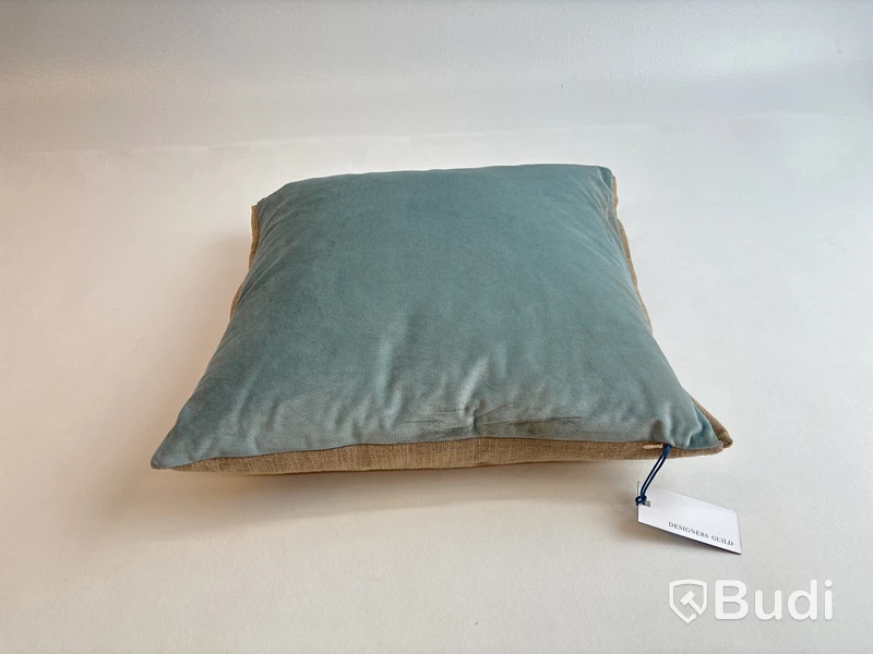 Soffkudde Designers Guild Velluto Duck Egg. Ord. pris inkl. moms: 1150 kr.