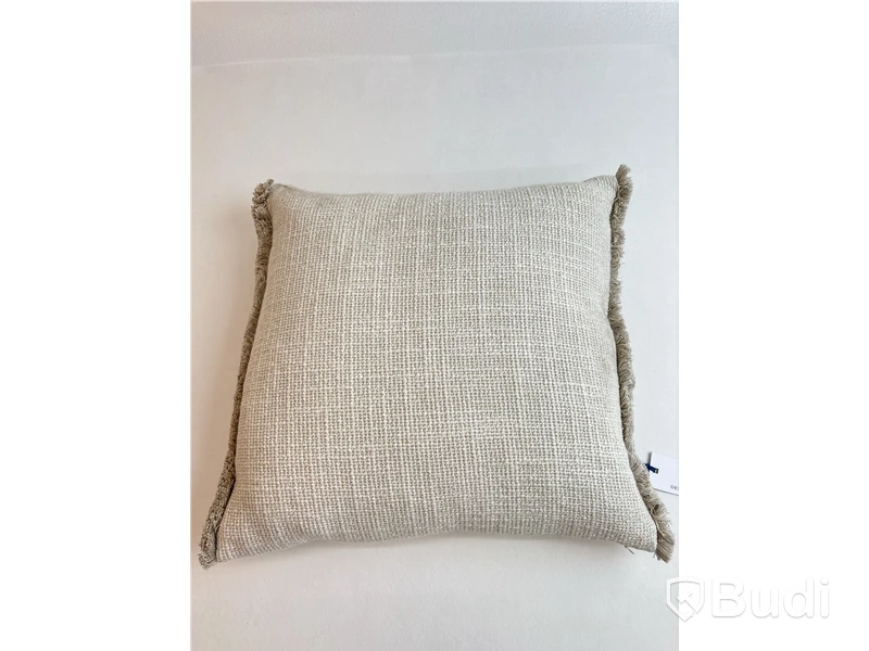Soffkudde Designers Guild Charroux Chalk. Ord. pris inkl. moms: ca 1950 kr.