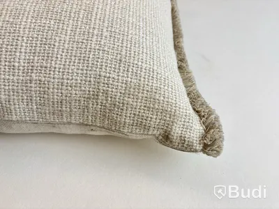Soffkudde Designers Guild Charroux Chalk. Ord. pris inkl. moms: ca 1950 kr.