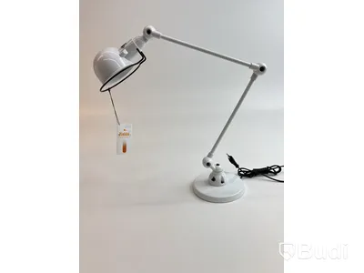 Skrivbordslampa Jielde Signal. Ord. pris inkl. moms: ca 4100 kr
