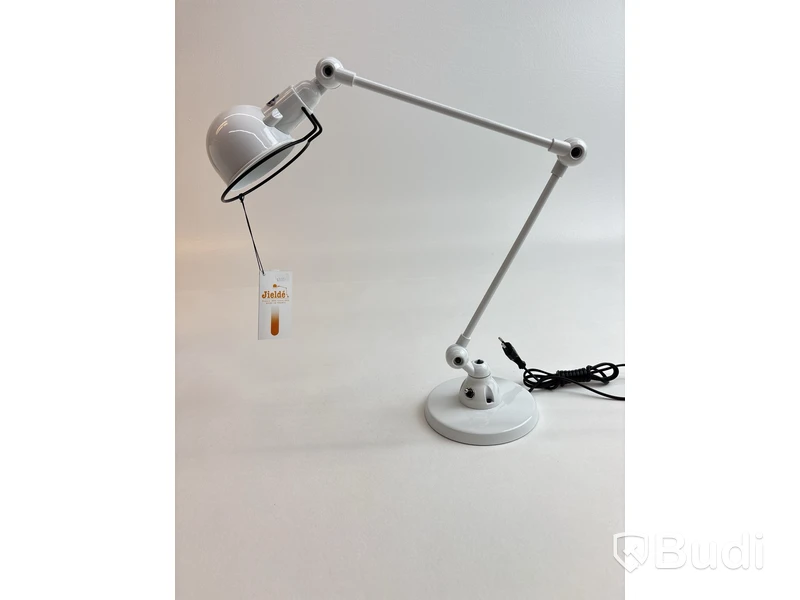 Skrivbordslampa Jielde Signal. Ord. pris inkl. moms: ca 4100 kr