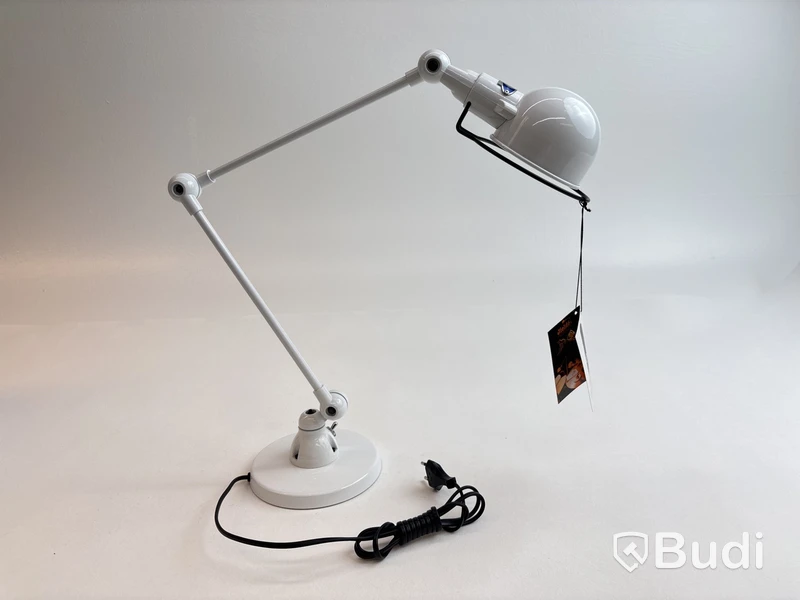 Skrivbordslampa Jielde Signal. Ord. pris inkl. moms: ca 4100 kr