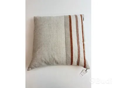 Soffkudde Tell Me More. Ord. pris på inkl. moms: ca 830 kr.