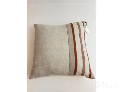 Soffkudde Tell Me More. Ord. pris på inkl. moms: ca 830 kr.