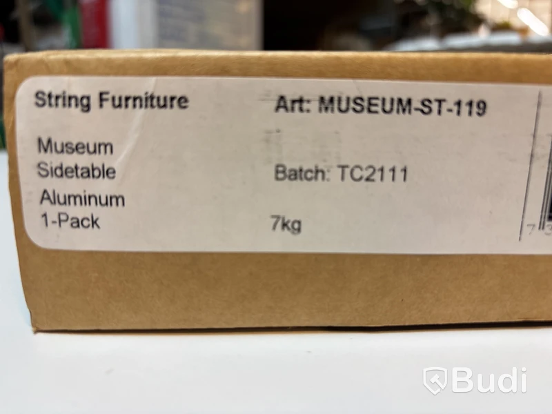 Sidobord String Museum Sidetable, aluminium. Ord. pris inkl. moms: ca 3099 kr