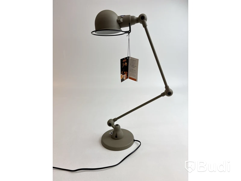 Skrivbordslampa Jielde Signal. Ord. pris inkl. moms: ca 4100 kr