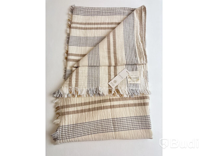 Filt Elvang Iris Decke. Ord. pris inkl. moms: ca 949 kr.