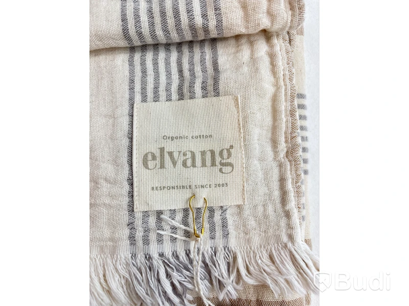 Filt Elvang Iris Decke. Ord. pris inkl. moms: ca 949 kr.