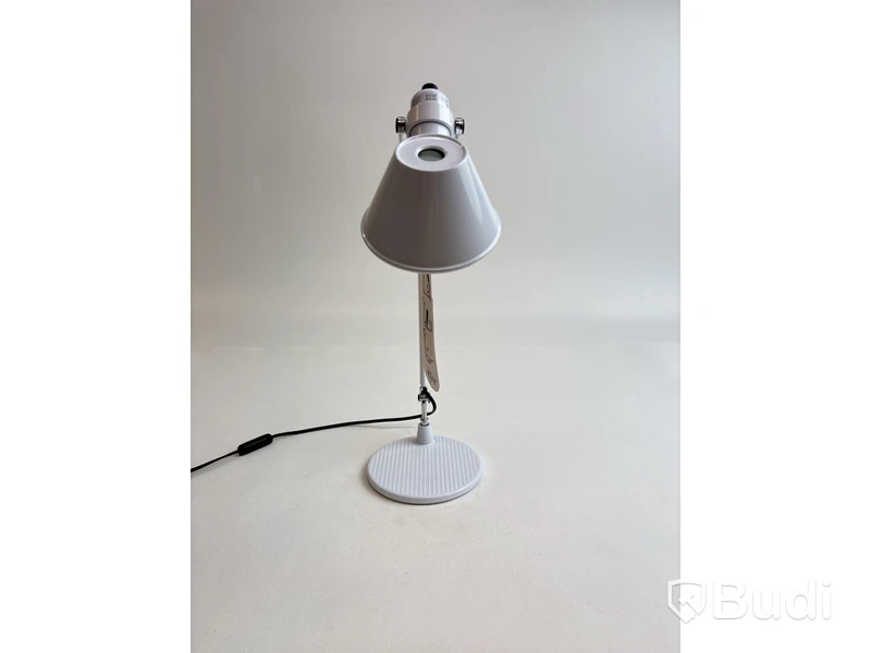 Skrivbordslampa Artemide Tolomeo. Ord. pris inkl. moms: ca 3500 kr.