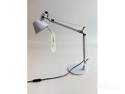Skrivbordslampa Artemide Tolomeo. Ord. pris inkl. moms: ca 3500 kr.
