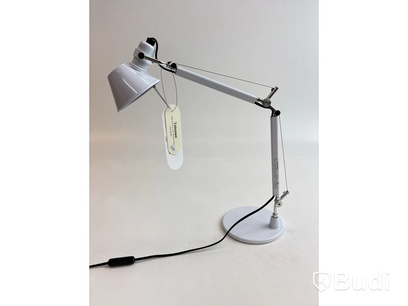 Skrivbordslampa Artemide Tolomeo. Ord. pris inkl. moms: ca 3500 kr.