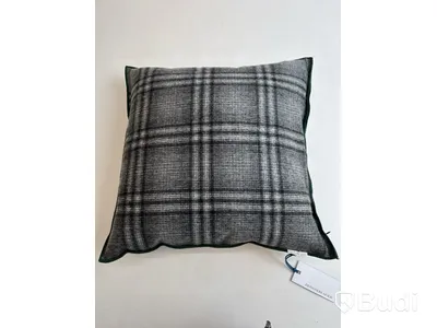 Soffkudde Designers Guild. Ord. pris inkl. moms: ca 990 kr.