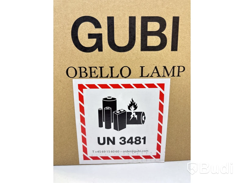 Lampa Obello, frostat glas. Ord. pris inkl. moms: ca 2760 kr.