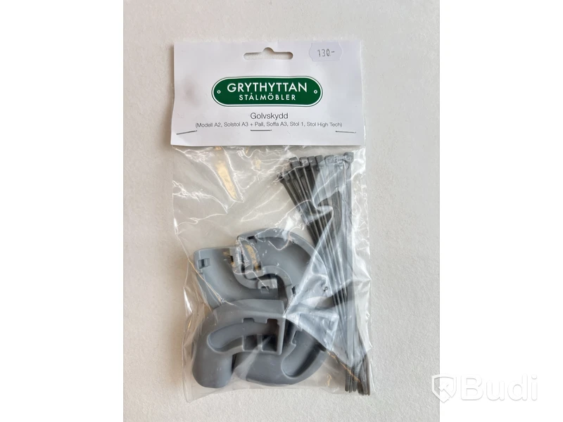 Parti med golvskydd Grythyttan Stalmöbler. Ord. pris inkl. moms: ca 910 kr.
