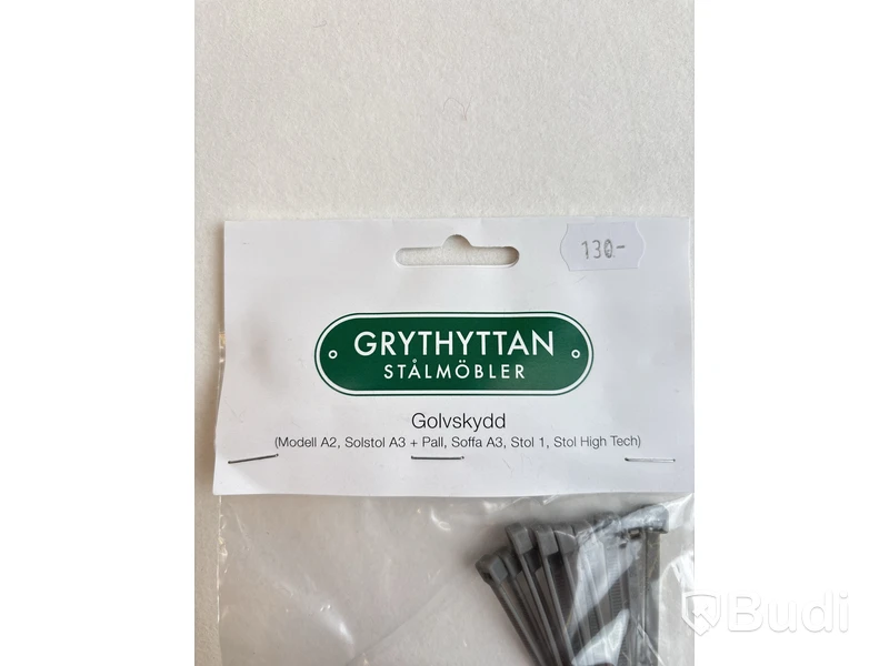 Parti med golvskydd Grythyttan Stalmöbler. Ord. pris inkl. moms: ca 910 kr.