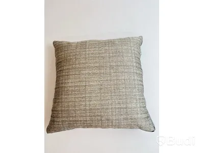 Soffkudde Designers Guild Manipur Midnight. Ord. pris inkl. moms: ca 1190 kr.