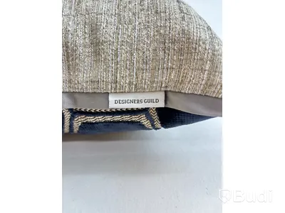 Soffkudde Designers Guild Manipur Midnight. Ord. pris inkl. moms: ca 1190 kr.
