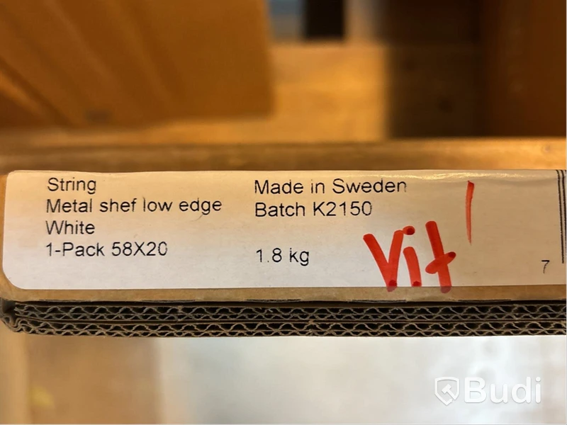 3 st. String metallhylla låg kant vit 58x20. Tot ord. pris inkl. moms ca 2 000 kr