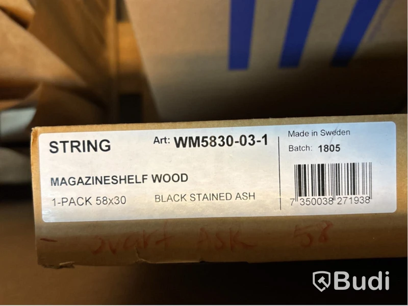 Magasinshylla String i trä Svart 58x30. ord pris inkl. moms ca 1 549 kr