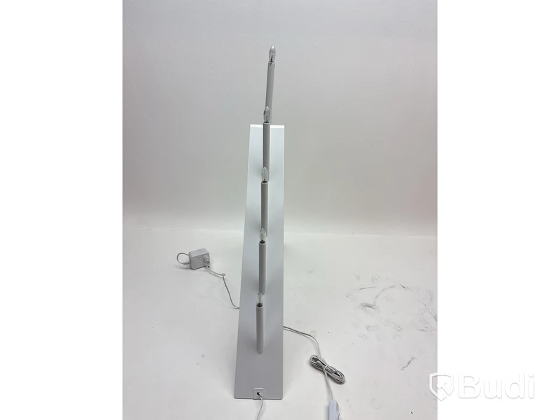 Adventsljusstake SMD Design, spica vit. Ord. pris inkl. moms: ca 2880 kr.