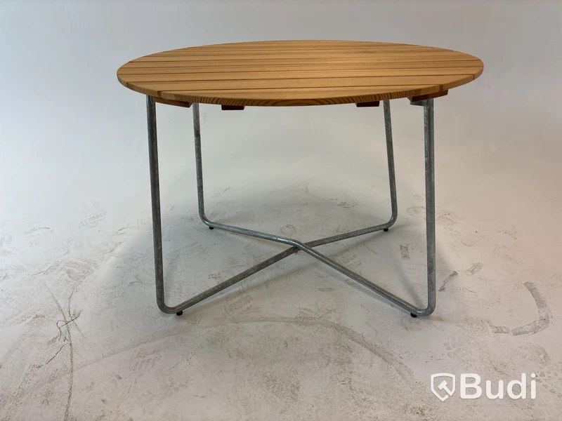Bord Grythyttan. Ord. pris inkl. moms: ca 10 000 kr.