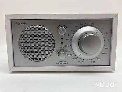 Radio Tivoli Audio Model one vit/silver. Ord. pris inkl. moms: ca 2390 kr.