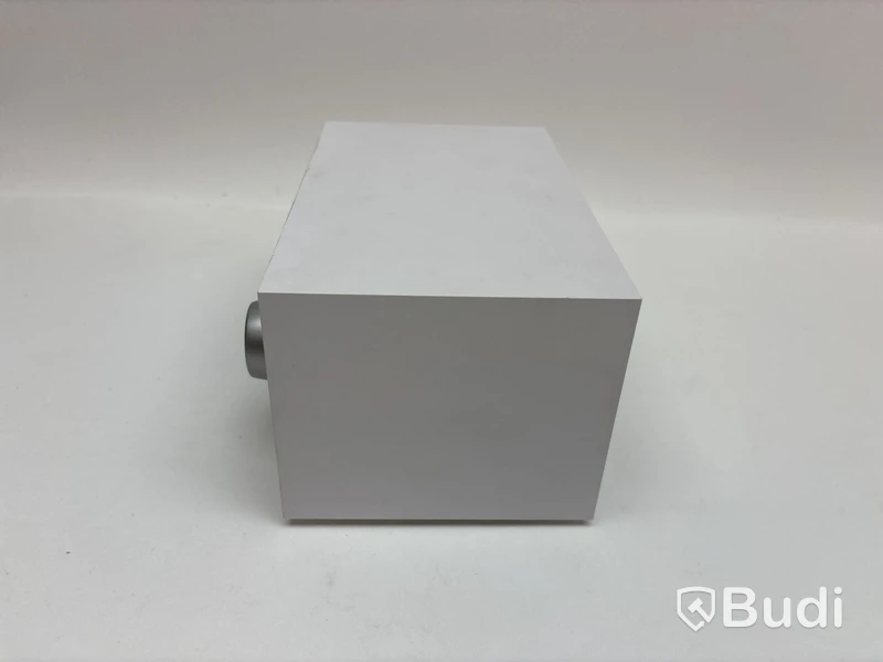 Radio Tivoli Audio Model one vit/silver. Ord. pris inkl. moms: ca 2390 kr.