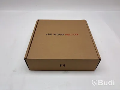 Väggklocka Arne Jacobsen Bankers, svart. Ord. pris inkl. moms: ca 2999 kr.