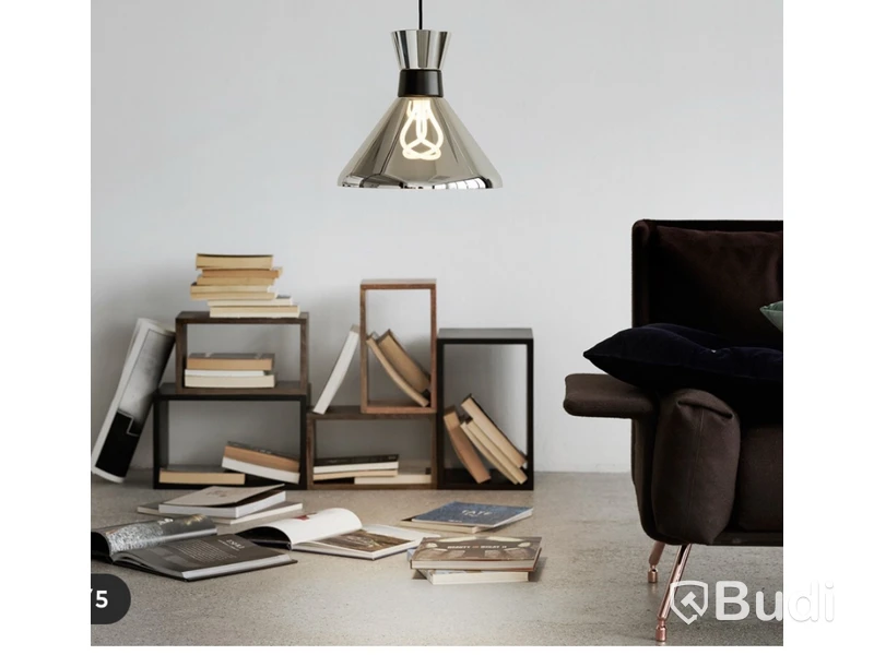 Taklampa Fritz Hansen Pharaoh. Ord. pris knkl. moms: ca 5000 kr.
