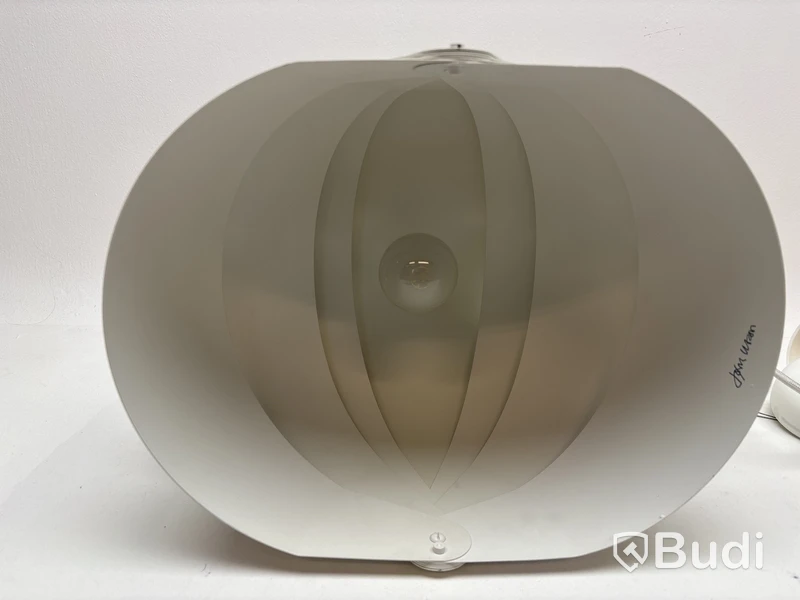 Taklampa Fritz Hansen Opera vit. Ord. pris inkl. moms: ca 3415 kr.
