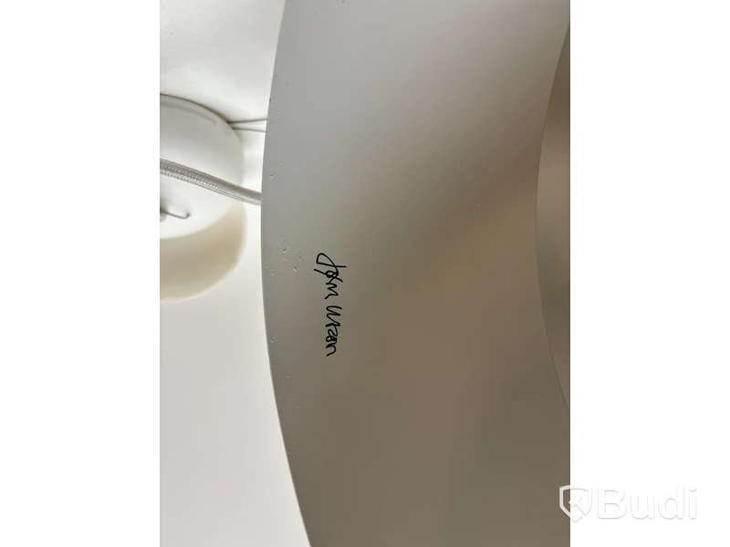 Taklampa Fritz Hansen Opera vit. Ord. pris inkl. moms: ca 3415 kr.